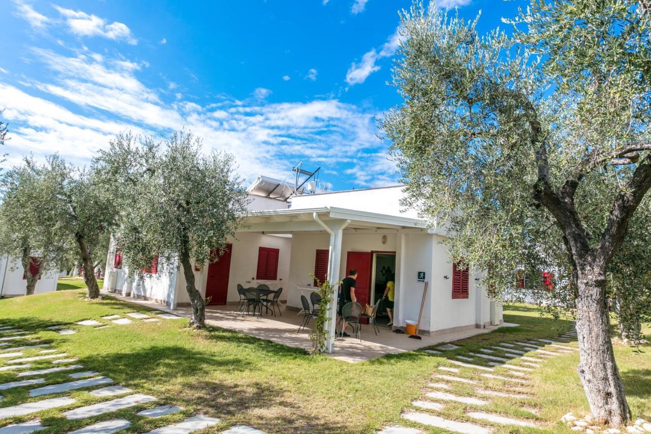 Villaggio Baia Del Monaco Manfredonia Exterior photo
