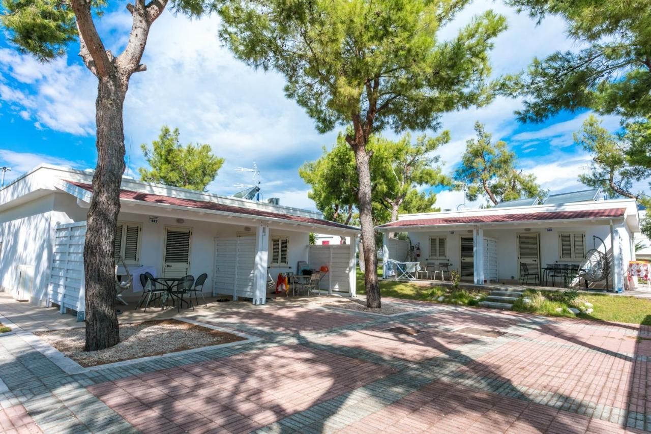 Villaggio Baia Del Monaco Manfredonia Exterior photo