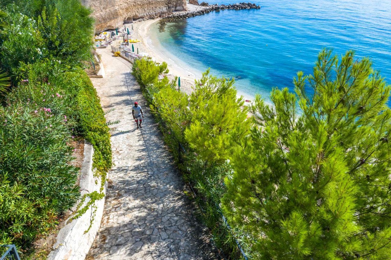 Villaggio Baia Del Monaco Manfredonia Exterior photo