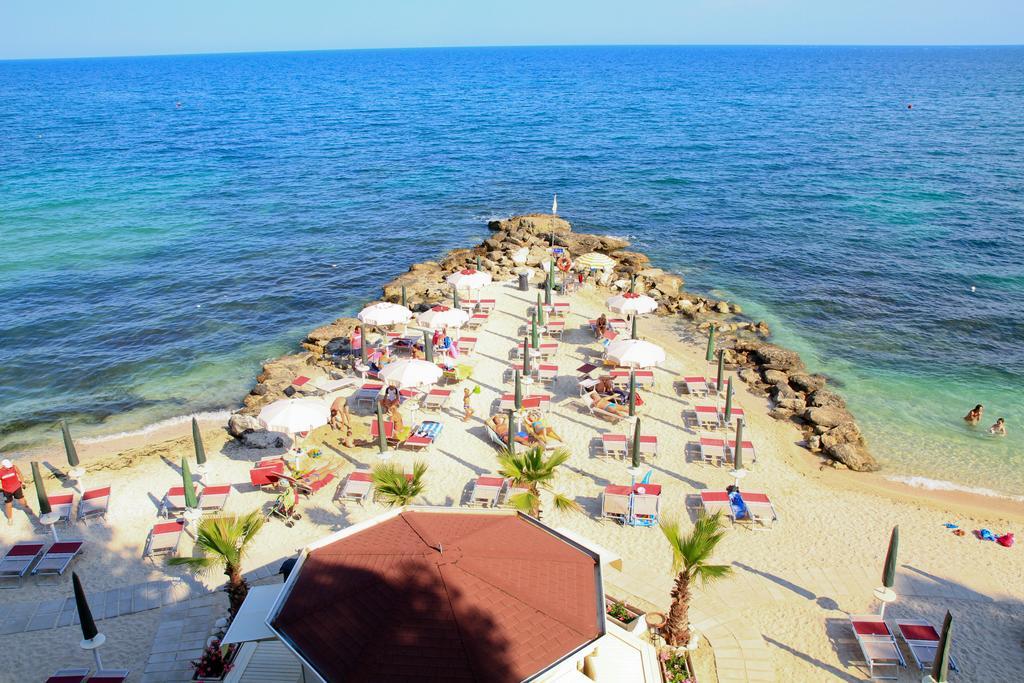 Villaggio Baia Del Monaco Manfredonia Exterior photo