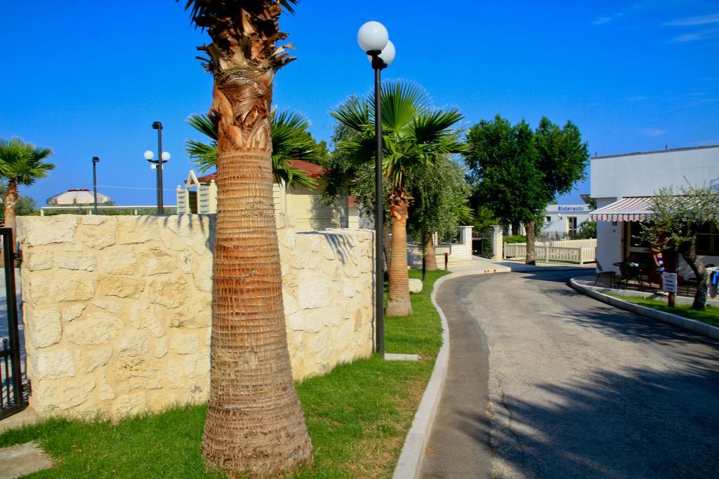 Villaggio Baia Del Monaco Manfredonia Exterior photo